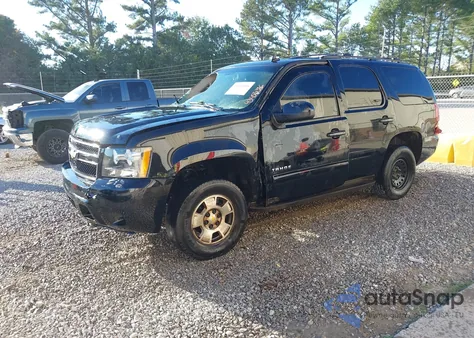 2011 Chevrolet Tahoe Ls z USA, uszkodzony, nr VIN 1GNSCAE02BR101920